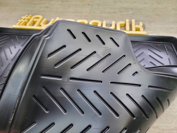 Резиновый коврик в багажник Geely Coolray SX11 (2019-н.в.) с бортиком 